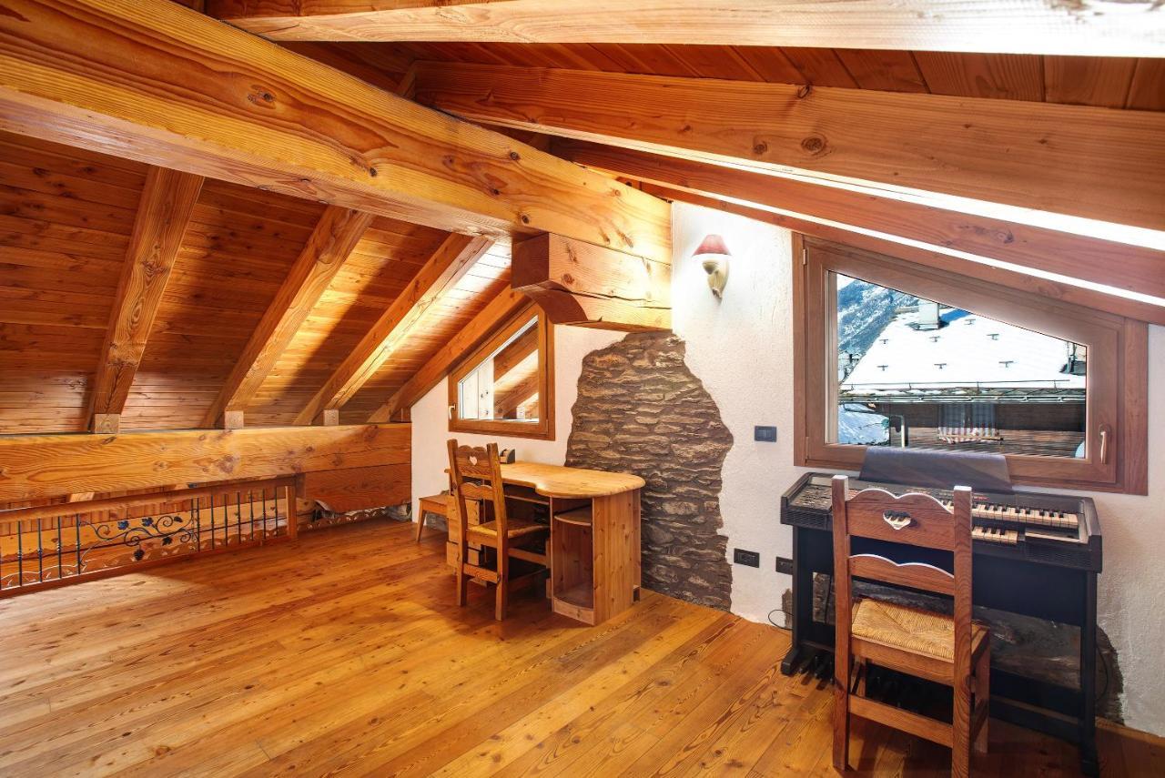Chalet Vista Monte Bianco Ла-Саль Экстерьер фото