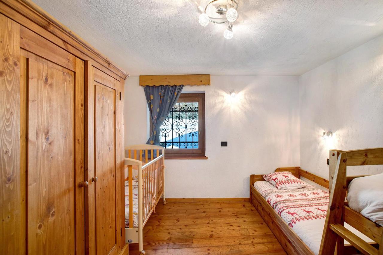 Chalet Vista Monte Bianco Ла-Саль Экстерьер фото