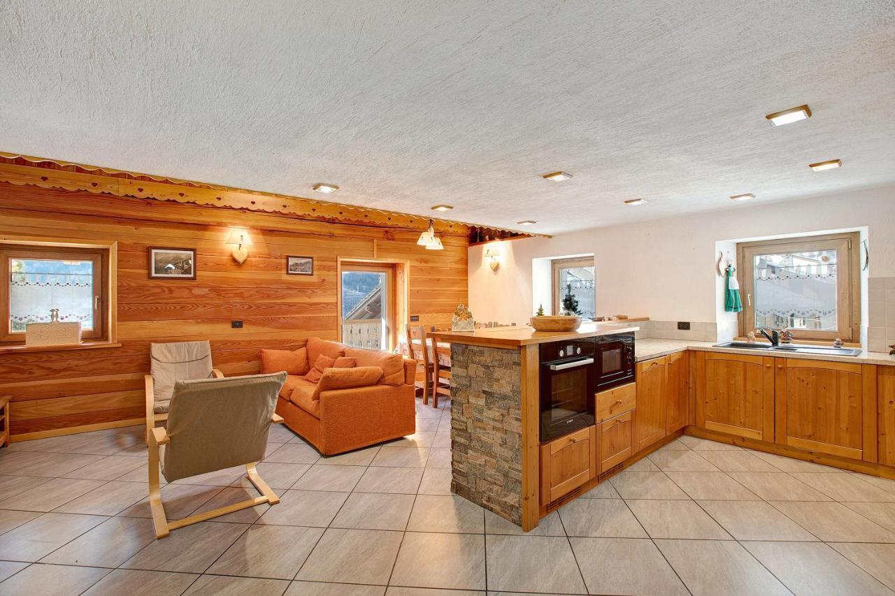 Chalet Vista Monte Bianco Ла-Саль Экстерьер фото